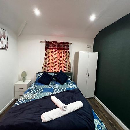 לונדון Good Priced Single Rooms In Sherperds Bush מראה חיצוני תמונה