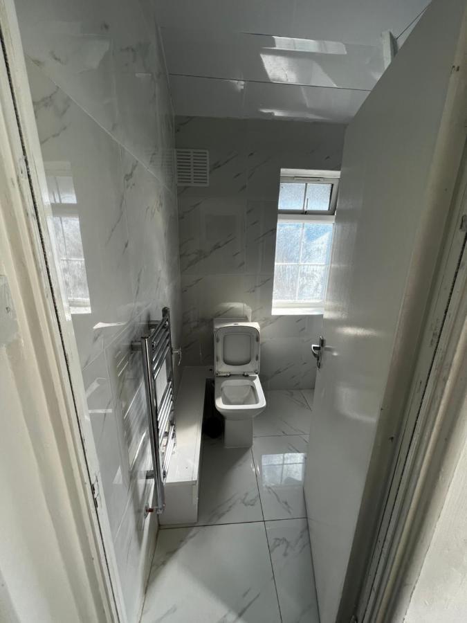 לונדון Good Priced Single Rooms In Sherperds Bush מראה חיצוני תמונה