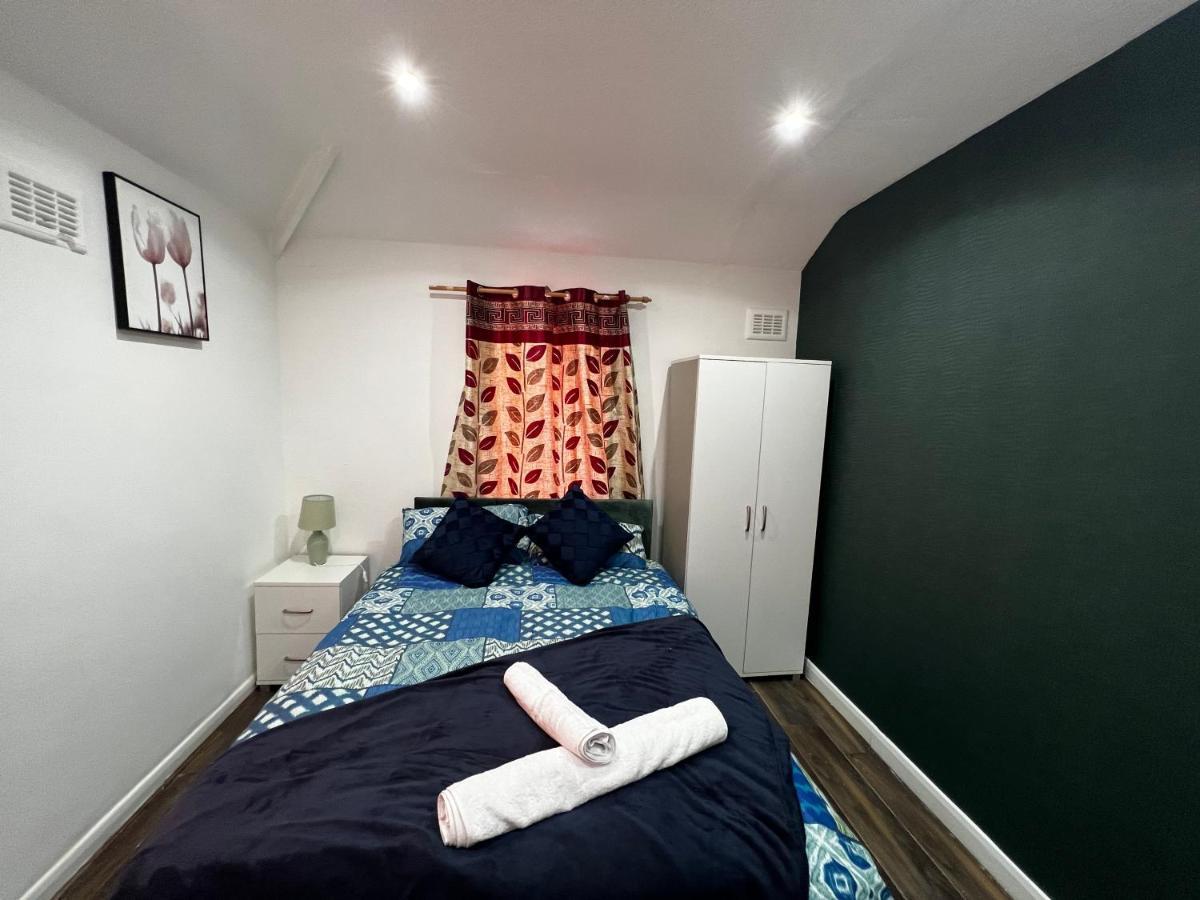 לונדון Good Priced Single Rooms In Sherperds Bush מראה חיצוני תמונה