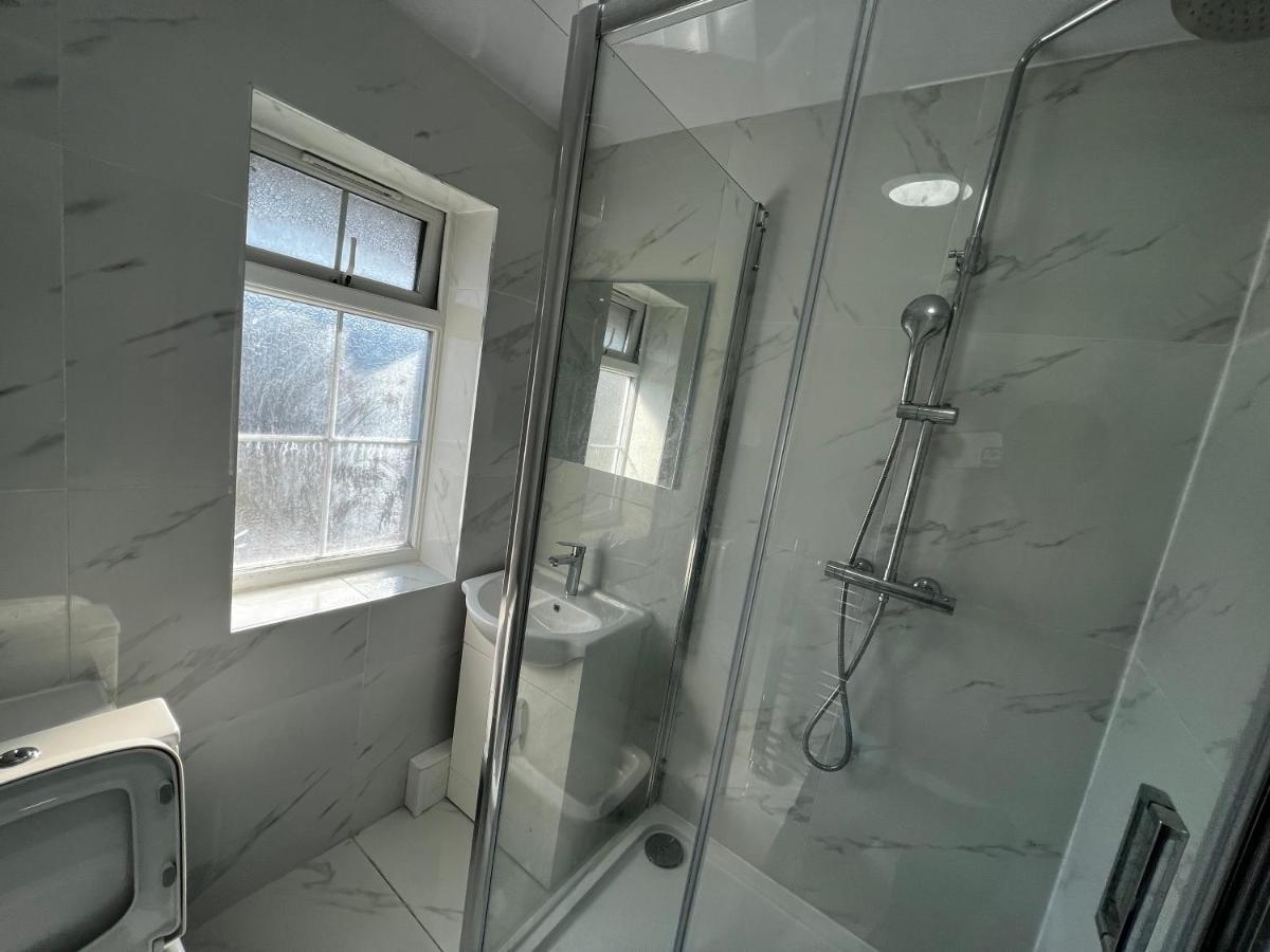 לונדון Good Priced Single Rooms In Sherperds Bush מראה חיצוני תמונה